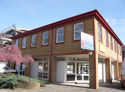 1 Becketts Place, Lower Teddington Road, Hampton Wick, KT1 4EQ