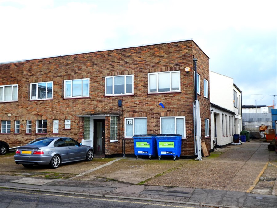 17 Lyon Road, KT12 3PU Cattaneo Commercial